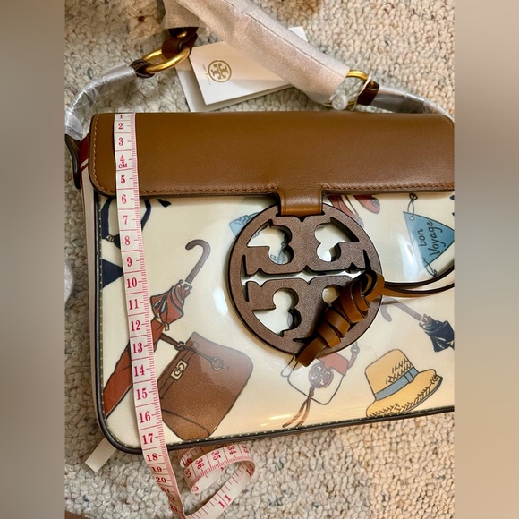 🌷Brand New Tory Burch dromedary crossbody 💯authentic collection! - Picture 10 of 11